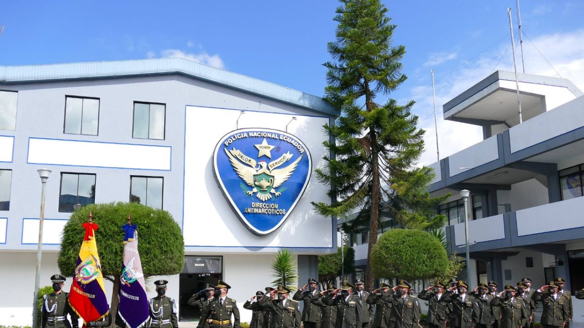 La ceremonia de aniversario incluyó el reconocimiento a agentes que han cumplido 15 años de servicio