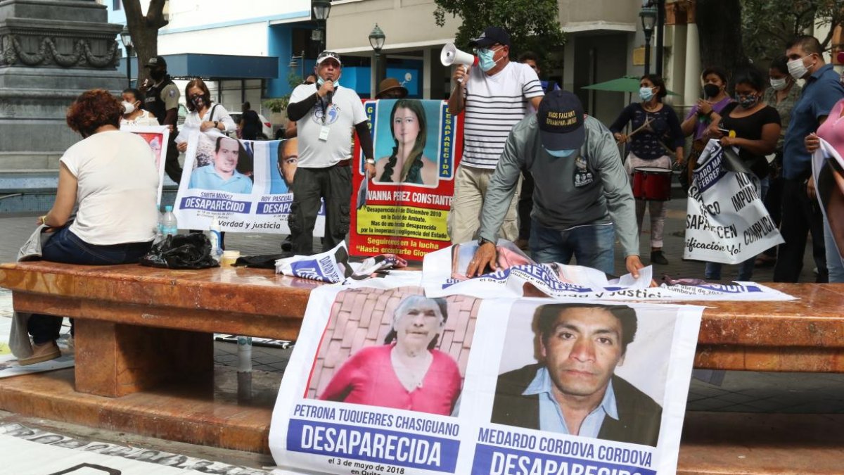 Los familiares se reunieron cerca de la Fiscalía de la Merced, en el centro de Guayaquil