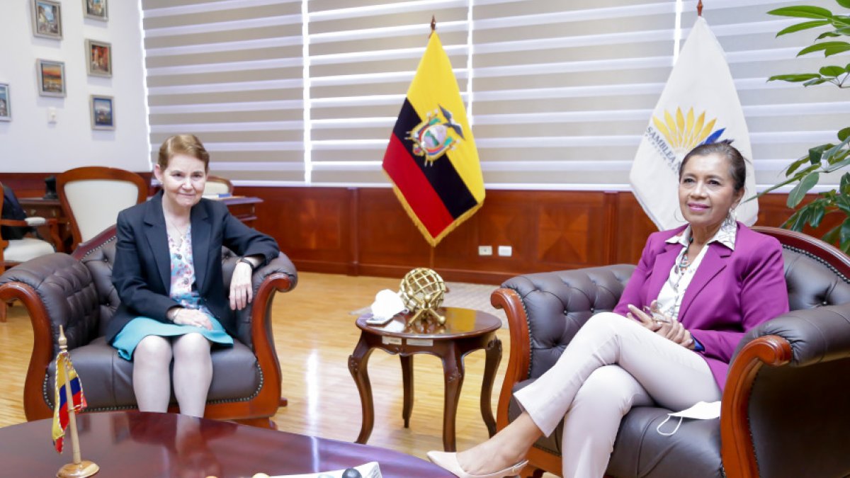 La Ministra Alexandra Vela y la Presidenta del Legislativo Guadalupe Llori se reunieron el pasado 16 de julio a puertas cerradas