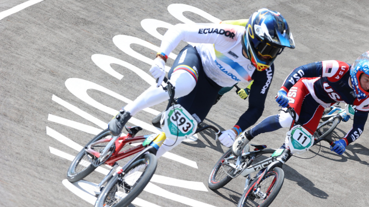 Alfredo Campo sufrió una caída en su primer heat en las fases previas del pasado miércoles, pero se recuperó con éxito.