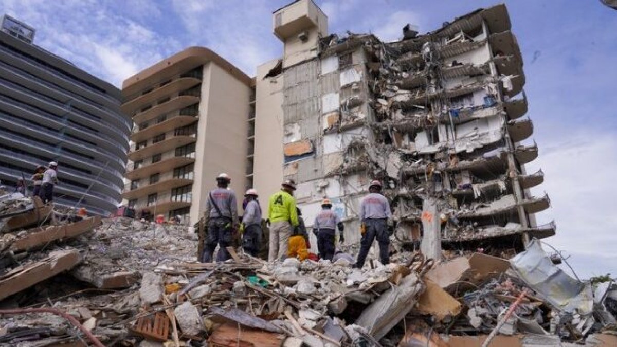 El derrumbe que causó alrededor de un centenar de muertes ahora representa un gran desafío para los sobrevivientes.