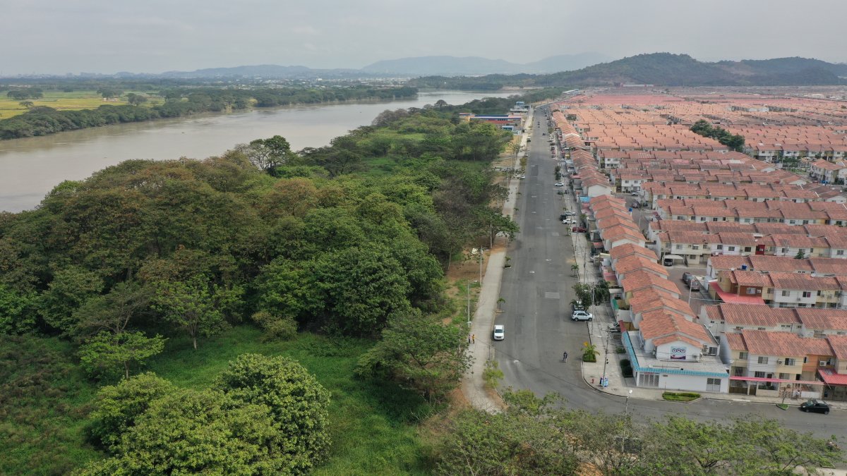 Espacio. El malecón lineal de Mucho Lote 2 lleva esperando una década.