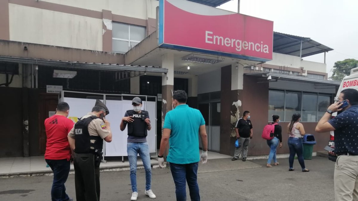 Estado. Luis Guerra permanece bajo resguardo en el hospital de Quevedo, donde se recupera de un balazo.