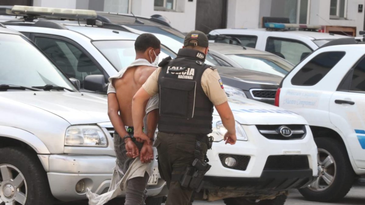 La Policía atrapó al individuo luego de que recibiera una paliza por parte de ciudadanos.