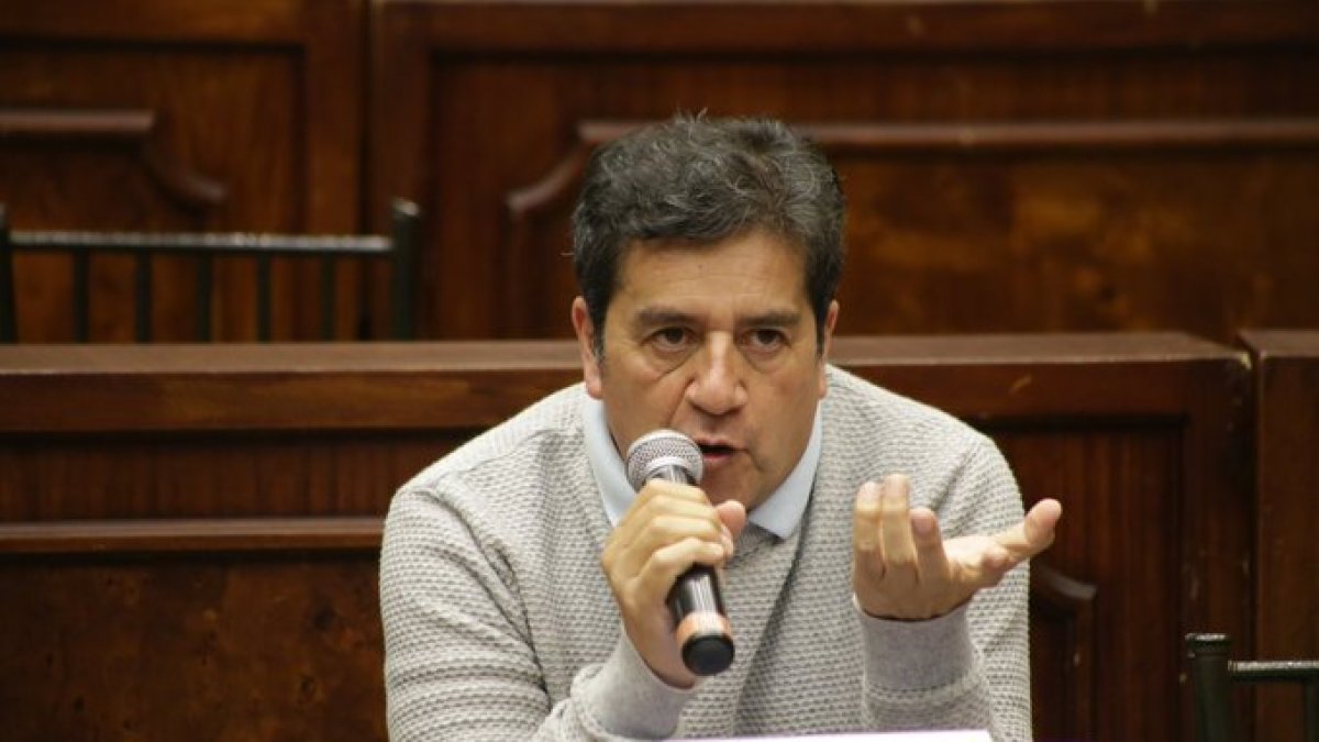 El legislador que llegó por Pachakutik a la Asamblea, Bruno Segovia, alertó del inicio del proceso de adquisición.