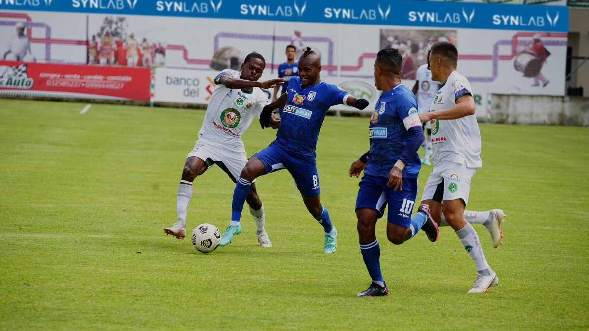 Danny Cabezas fue una de las figuras en el duelo contra el Ponchito en Echaleche.