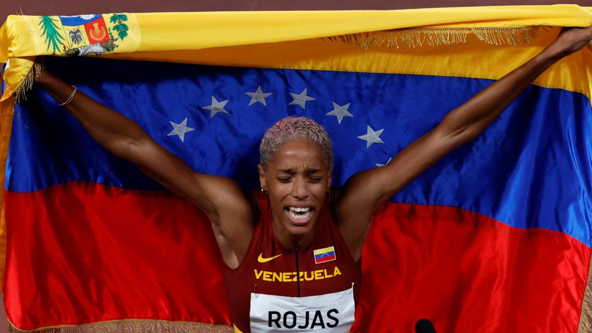 Yulimar Rojas no solo ganó oro en los olímpicos, sino que registró una nueva marca en salto triple.