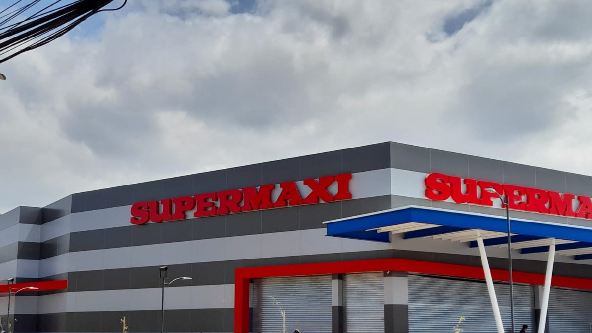 El nuevo almacén se adapta al entorno de la zona.