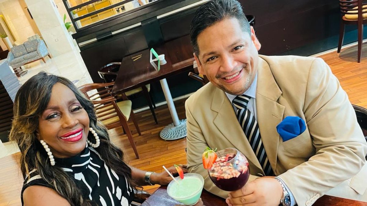 Con Carlos Julio Gurumendi, de RTS.