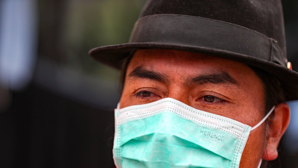 En la imagen un registro de Leonidas Iza Salazar, presidente del movimiento indígena ecuatoriano la Conaie.