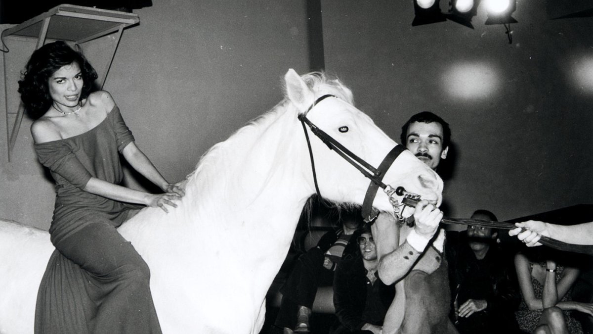 Bianca Jagger y su entrada triunfal a caballo.