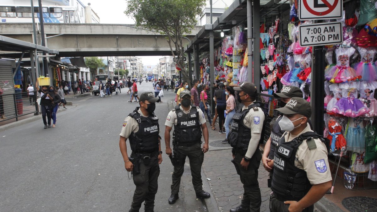 Calle. Así permanecieron las calles aledañas a la bahía, en plena hora pico.