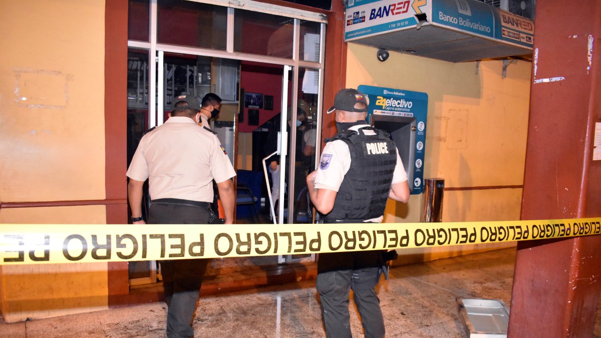 Instante en que llegaron las autoridades al sitio afectado.