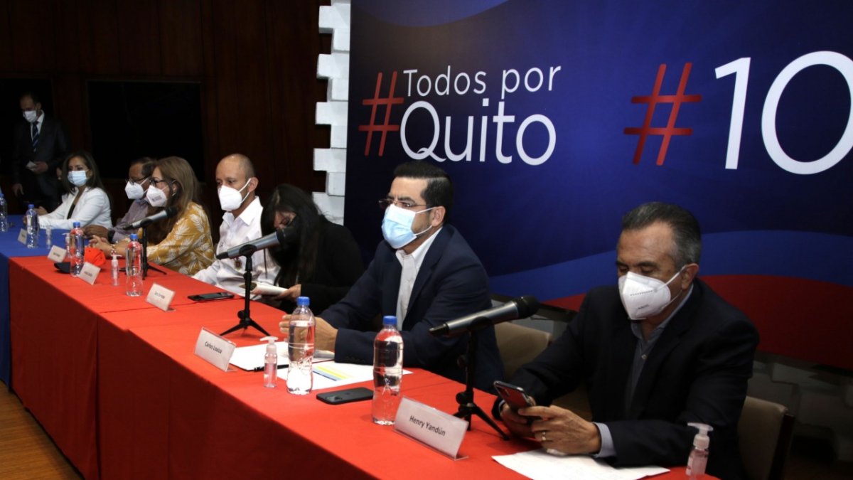 Convocatoria. En el encuentro varios representantes de sectores populares invitaron a los quiteños a marchar.