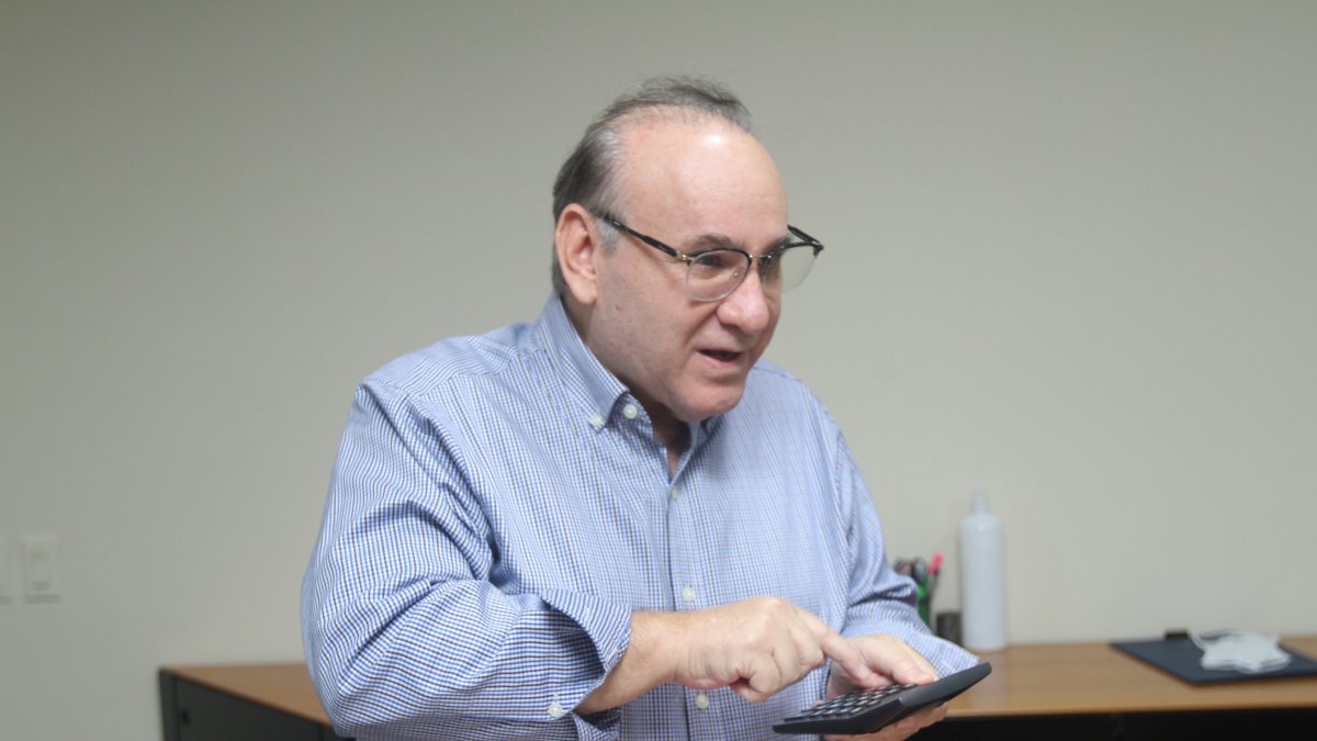 En el mandato de dos ministras de Derechos Humanos se negó que exista recursos para el pago de una reparación integral, pero Finanzas desmostró que hizo la transferencia. 