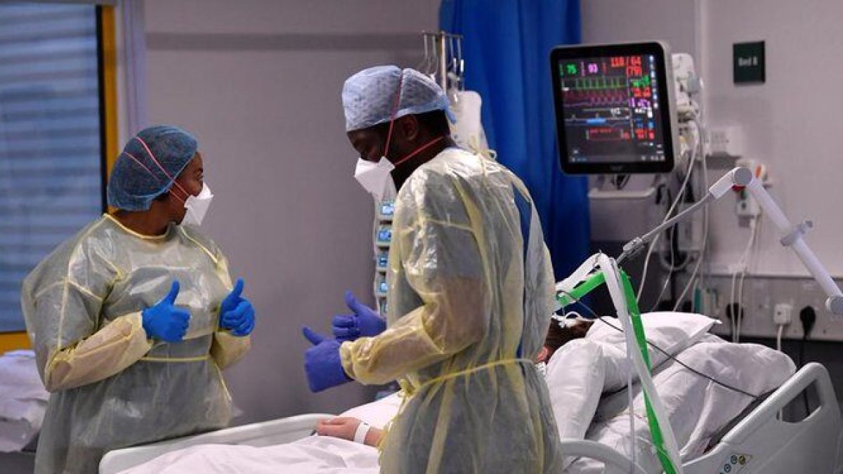 Los casos de hopsitalización por la variante delta de coronavirus se repiten en el Reino Unido.