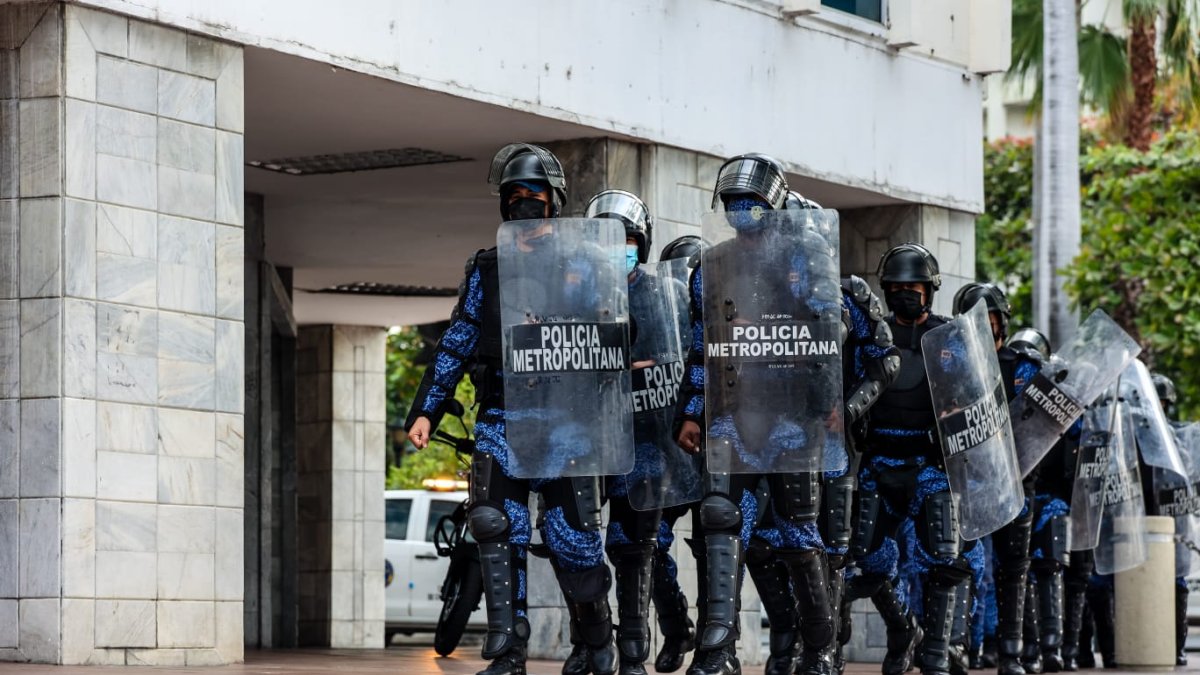 Operativo de control de comercio informal por parte de miembros del Cuacme.