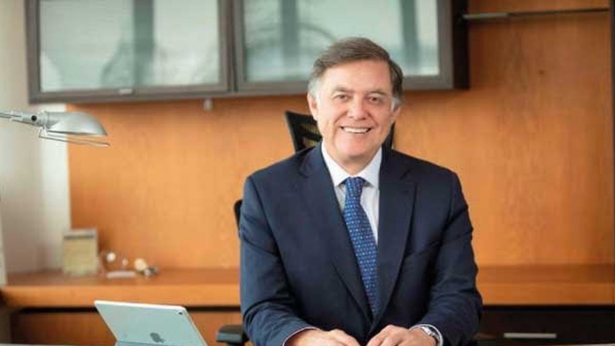 Decreto. Por las labores que realice Roberto Salas no recibirá ninguna remuneración, según el Gobierno.