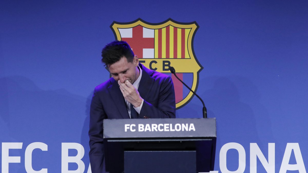El delantero argentino Lionel Messi, durante su comparecencia este domingo en el Camp Nou para explicar su versión sobre su marcha del conjunto azulgrana.