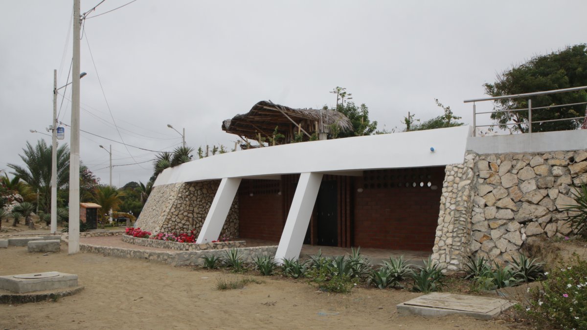 Espacio. Los dos vestidores se encuentran junto a los baños.