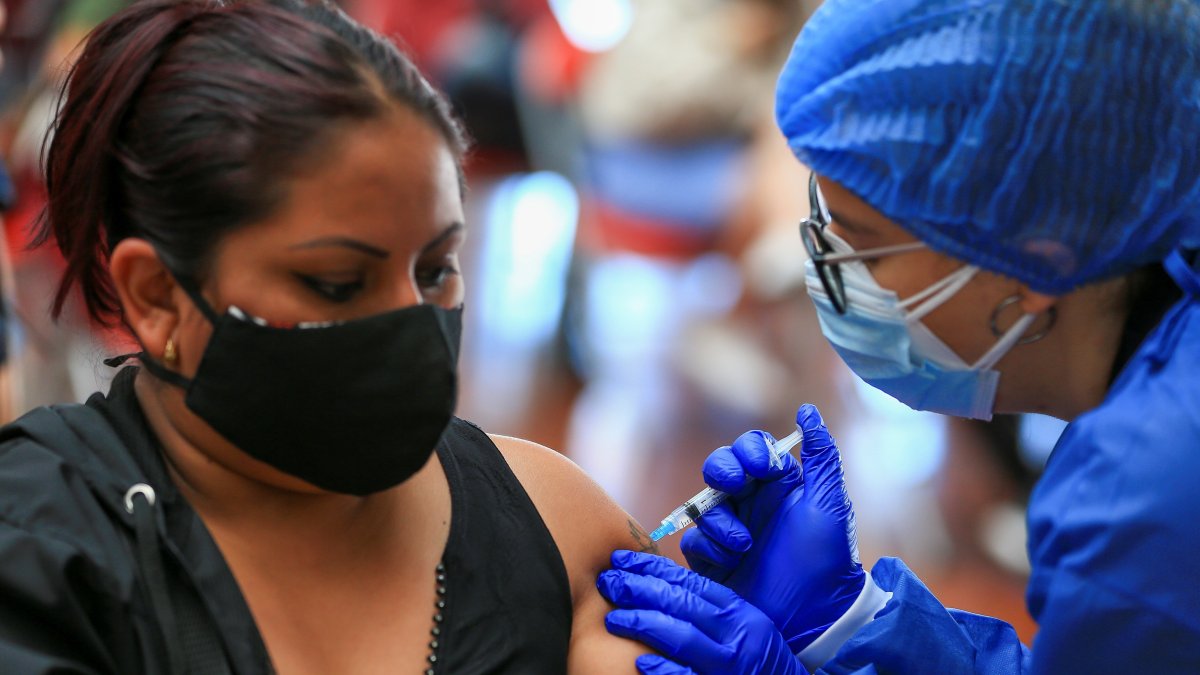 El reporte epidemiológico proporcionado por el Ministerio de Salud Pública advirtió de que este lunes la cifra acumulada de contagios ascendió a 492.265, frente a los 492.184 del domingo, cuando hubo 353 nuevos casos.