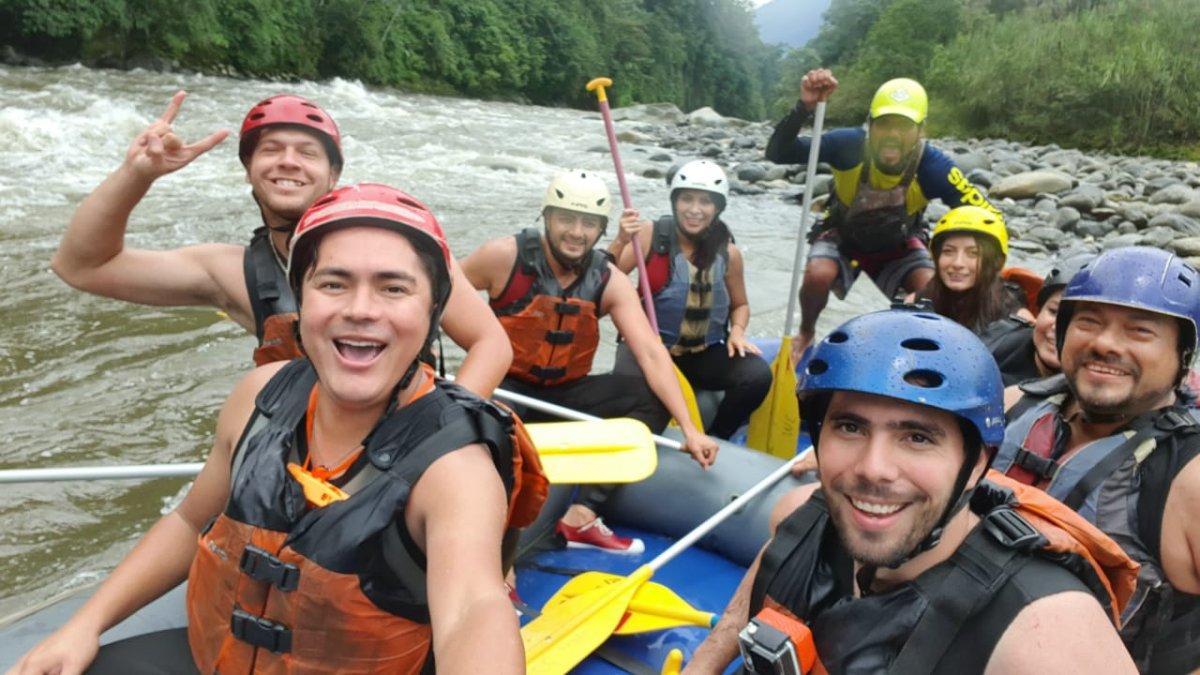 Mauricio hace canjes de comida, viajes, medicinas y hasta de tatuajes.