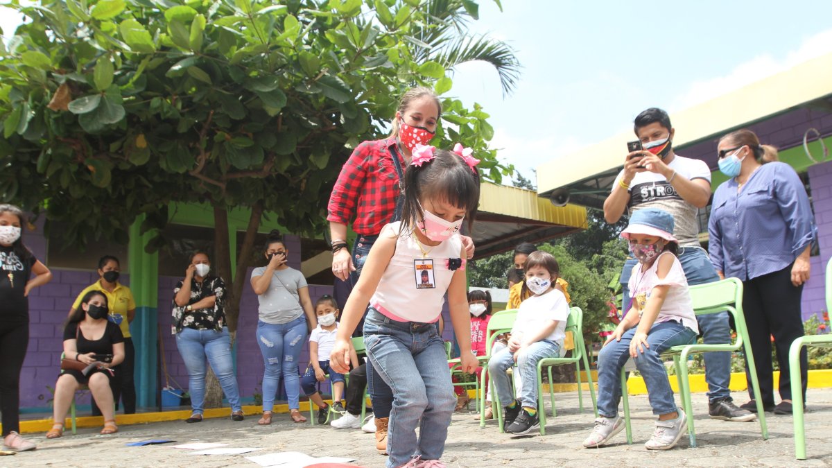 En Guayaquil se activaron 113 puntos de reencuentros donde los estudiantes acudieron a jugar con sus compañeros y maestros. En la Zona 8 hay 131.