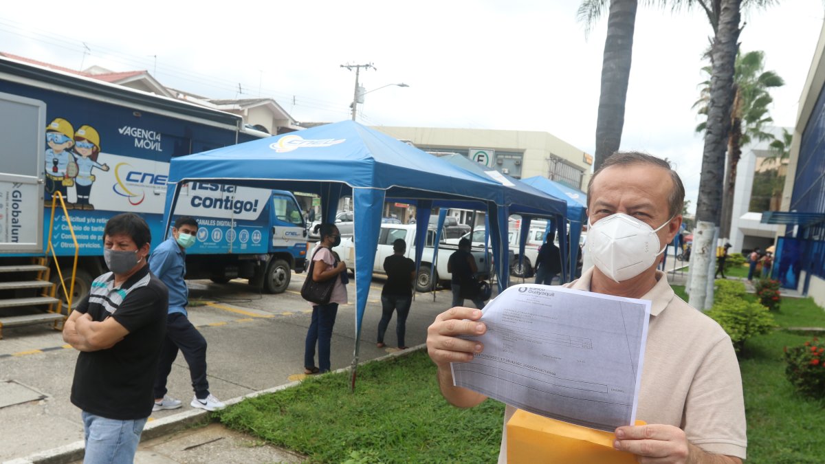 CLIENTES DE CNEL, ACUDEN DIARIAMENTE A REALIZAR RECLAMOS POR SUPUESTOS COBROS EXAGERADOS EN SUS PLANILLAS DE CONSUMO ELÉCTRICO