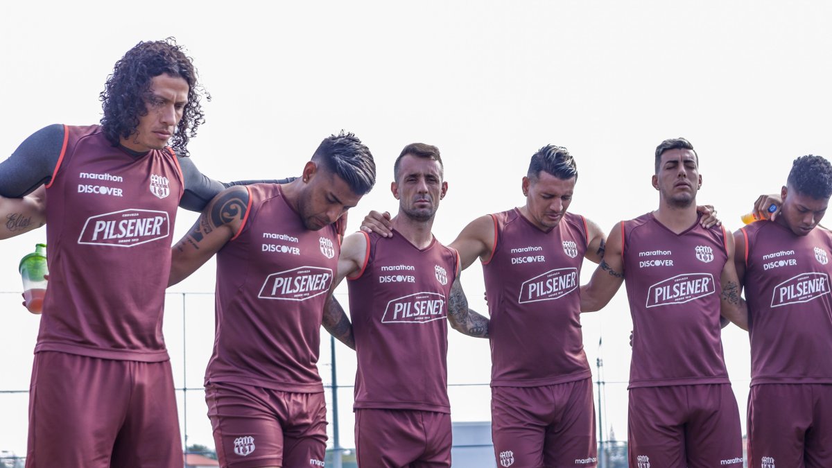 El equipo de Fabián Bustos entrenó ya en Brasil para afrontar el duelo de ida por cuartos de final.