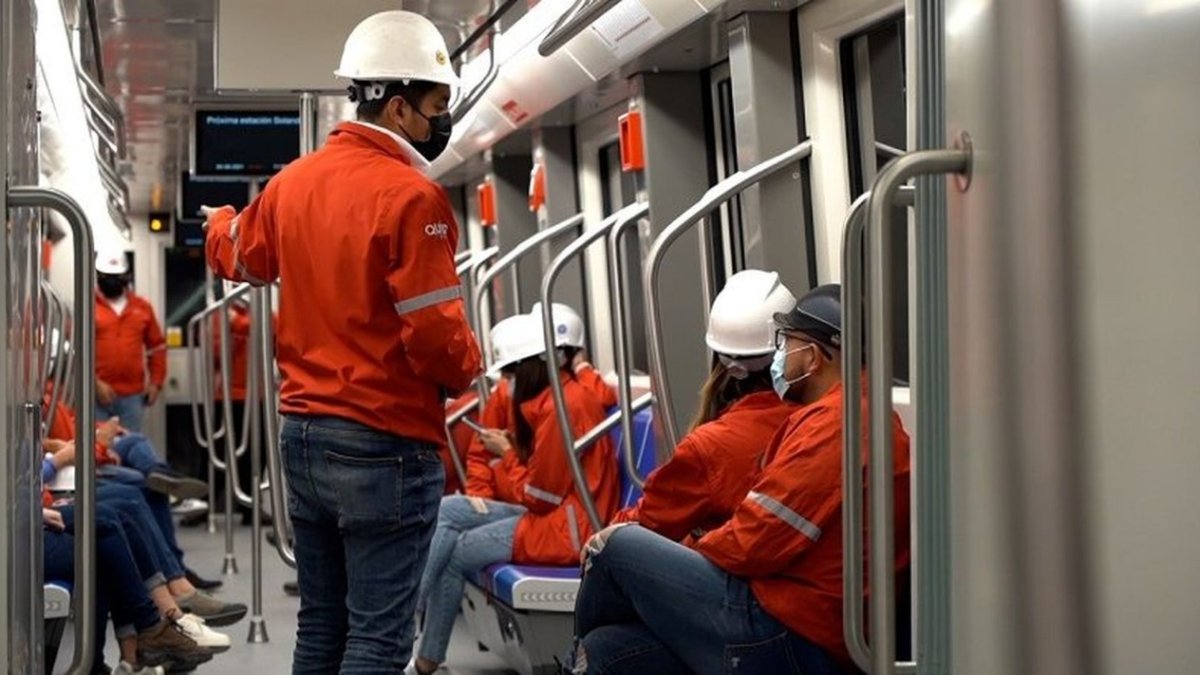 Avance. El Metro de Quito ejecutó pruebas con pasajeros a bordo.