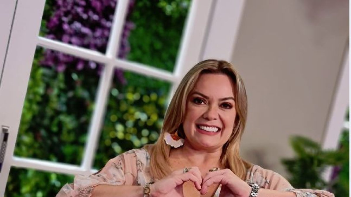 Ùrsula Strenge el set de De casa en casa, el programa matinal al que ingresó tras dejar Noticias en la mañana (RTS).