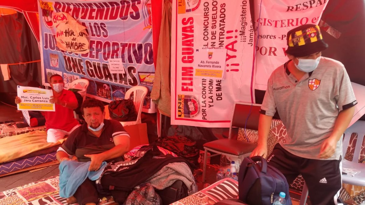 Durante 32 días los maestros agrupados en la Unión Nacional de Educadores (UNE) han desarrollado jornadas de protestas en defensa de ley que trae mejoras en la educación del país.