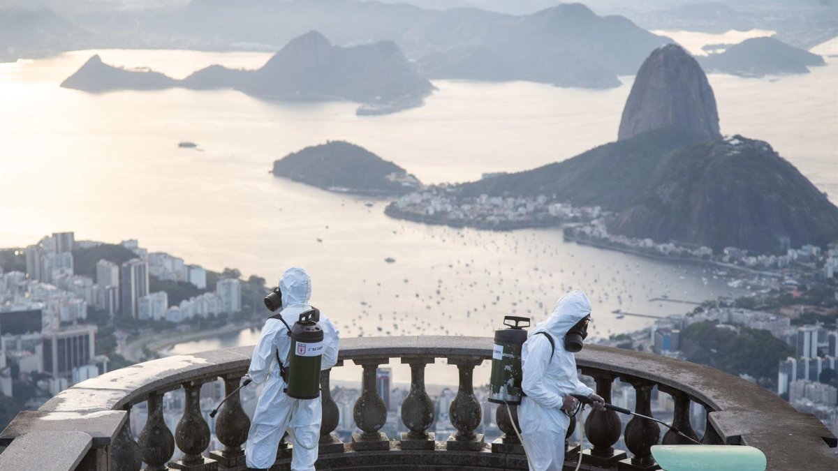 Los estados de Sao Paulo —el más poblado del país— y Río de Janeiro —el más turístico— concentran más de la mitad (52,9 %) de las pérdidas totales del turismo en Brasil desde el inicio de la pandemia, con 209.200 millones de reales (unos 40.230 millones de dólares).