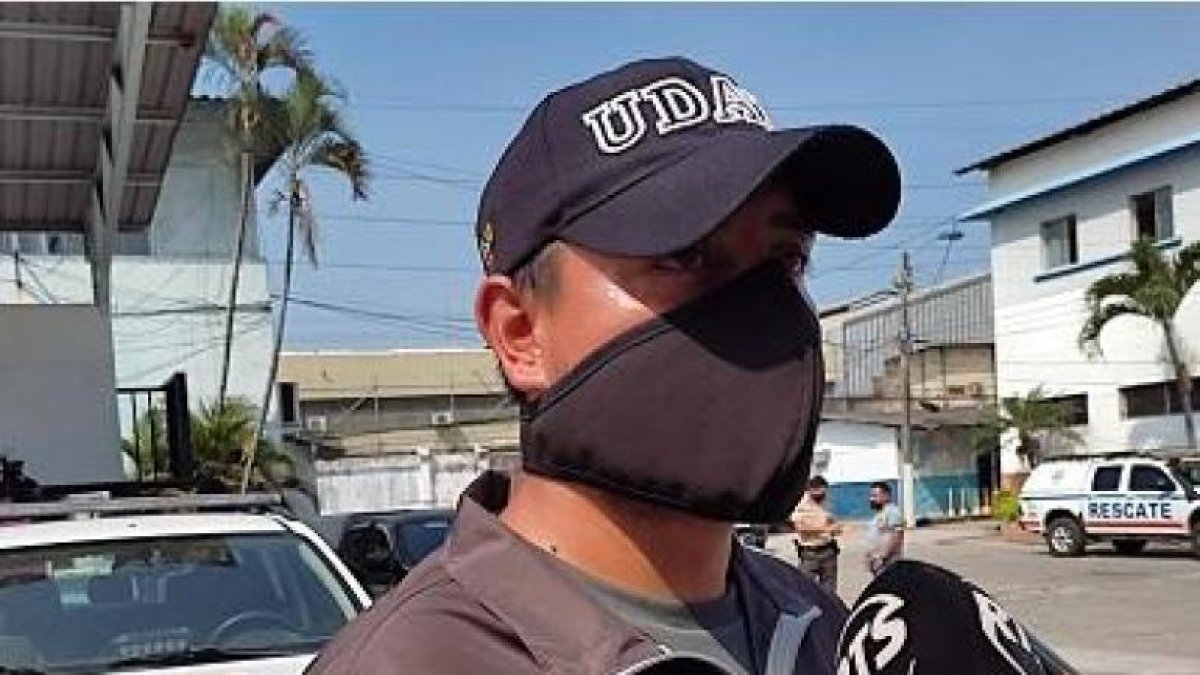 El jefe de la Unidat en la Zona 8, teniente Marlon Rodríguez, dio detalles del nuevo operativo contra el contrabando de tabaco.