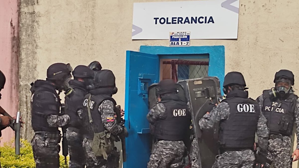 Hecho. La Policía Nacional interviene en el pabellón nueve del CPL Guayas Nro 1.