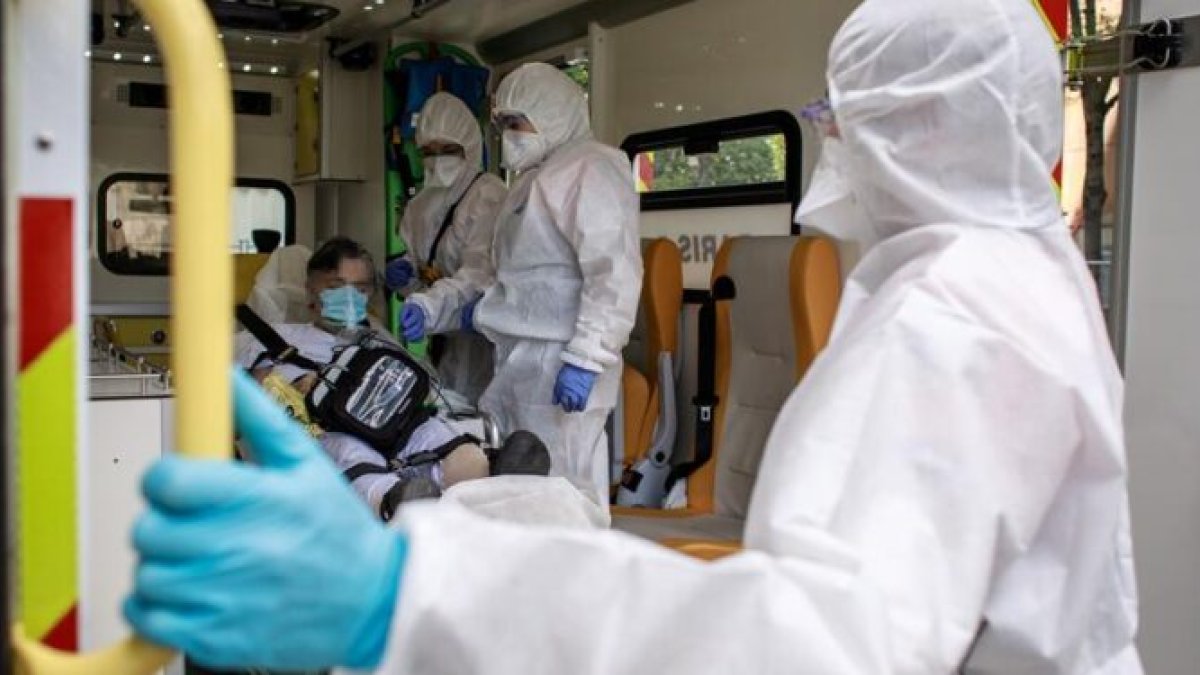 El número de personas hospitalizadas por covid subió este lunes hasta 10.151