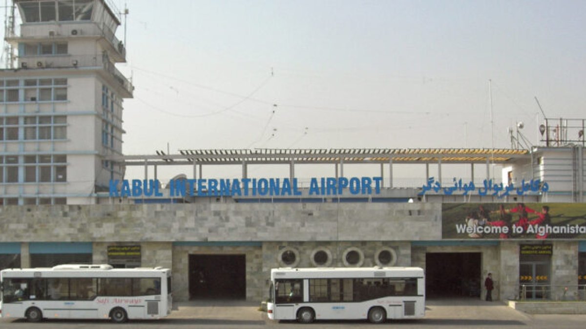 El aeropuerto de Kabul. Afganistán vive horas de incertidumbre con la llegada de los talibanes al poder. 