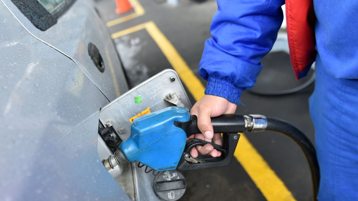 El 11 de cada mes se publica el precio de la gasolina súper, que fluctúa según el costo del petróleo.