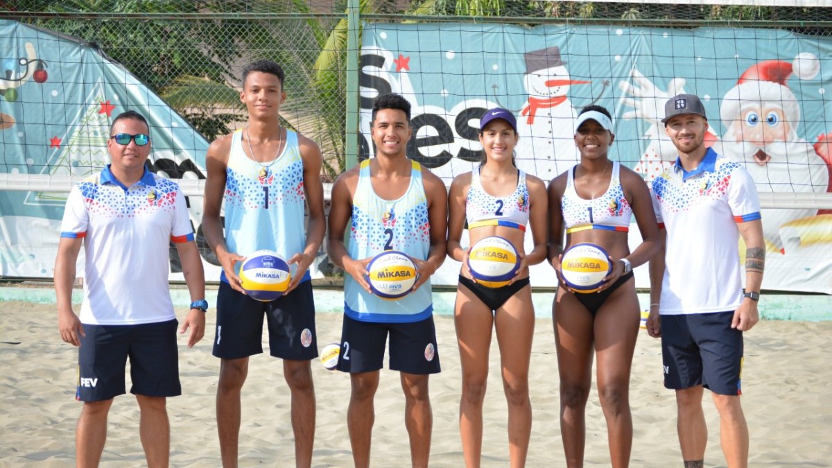 Joffre Jurado y Mateo Estupiñán, junto a Karelys Simisterra y Valeska Chérrez (centro) son las duplas para el Sudamericano.