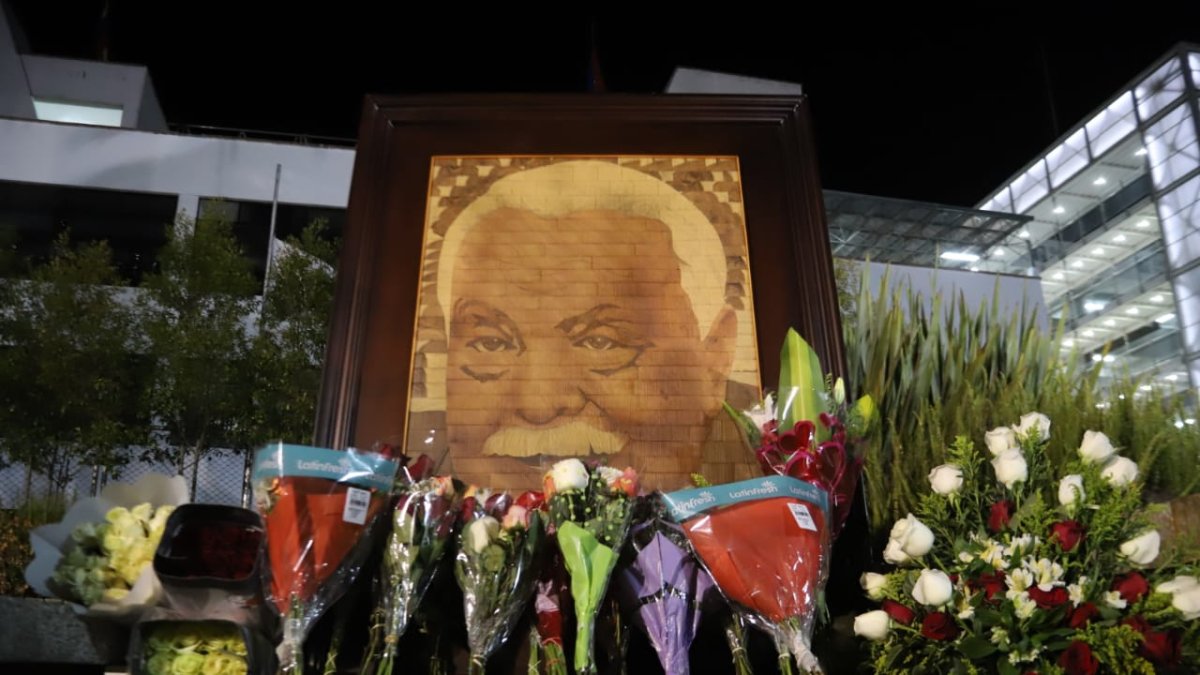 Homenaje a Rodrigo Paz, en Quito.
