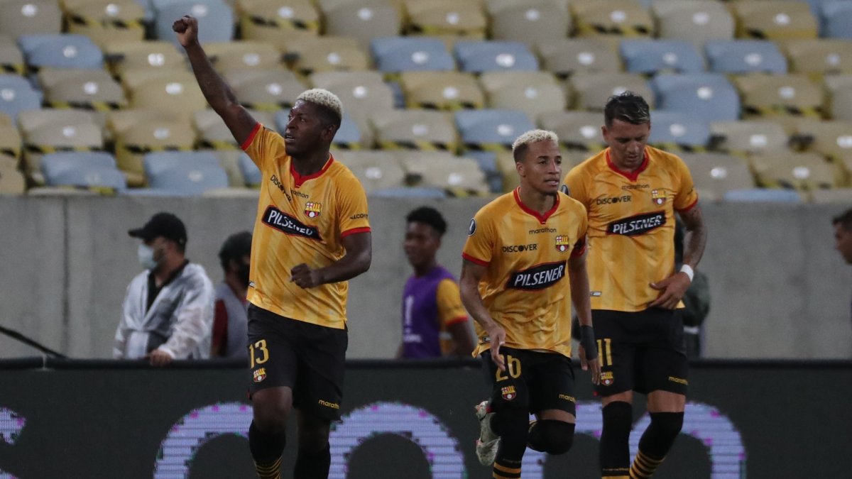 En la ida, Barcelona logró ponerse en ventaja 1-2 con un jugador menos, pero no pudo sostener el resultado al final y le igualaron 2-2.