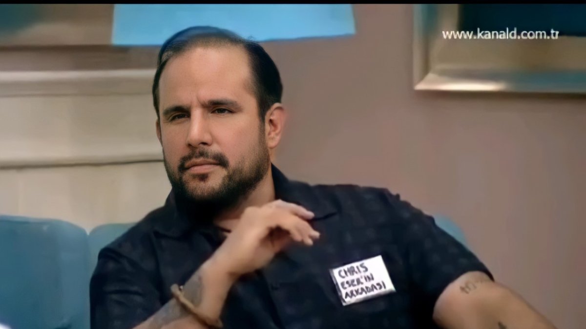 Chris Falconí durante su participación en el reality Sucederá si me besas, emitido  en 2016.