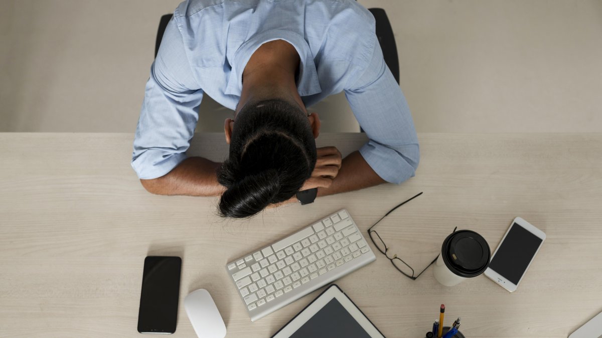 La desintoxicación digital es necesaria cuando se siente abrumado por la información que consume en internet.