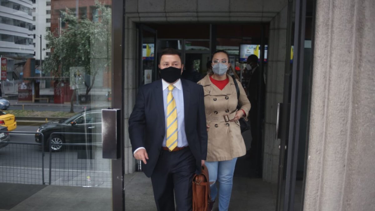 Defensa. Stalin Raza, abogado del defensor del Pueblo Freddy Carrión preso en la Cárcel 4, en el norte de Quito.