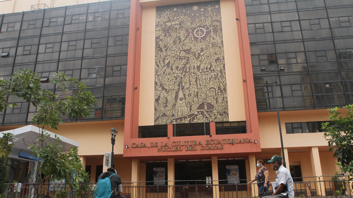 Escenario. Aspecto exterior de la Casa de la Cultura, Núcleo del Guayas, que tuvo que cancelar elecciones.