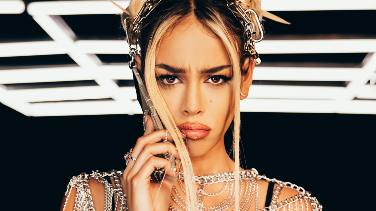 Danna Paola para Kaprichosa, su nuevo sencillo.