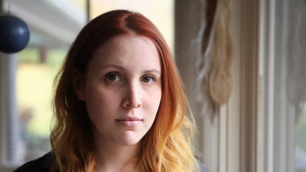 Dylan Farrow. La autora nació en 1985. Estudió Comunicación y Diseño Gráfico.