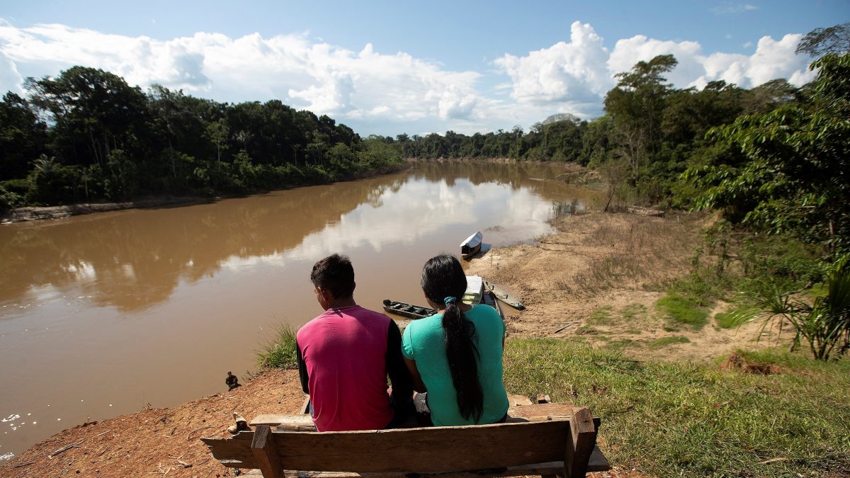 El río Javari en Palmeiras do Javari, en la frontera con Perú. Brasil, la principal reserva hídrica del mundo, perdió más de 3 millones de hectáreas en áreas cubiertas de agua dulce en 30 años.