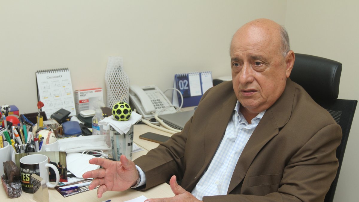 Chica es el presidente de Asociación Ecuatoriana de Radiodifusión.