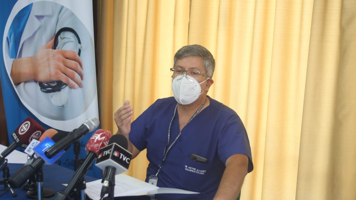 Víctor Álvarez presidente del Colegio Médico de Pichincha.